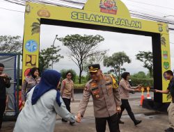 Kapolres Metro Bekasi Kombes Pol Mustofa Tinjau Pos Pelayanan Mudik: Pastikan Keamanan dan Kenyamanan Pemudik