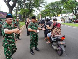 Di Penghujung Ramadan, Korem 052/Wkr Berbagi 10.000 Takjil Gratis