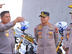 Kapolres Metro Bekasi Dampingi Kapolda dan Wakapolda Metro Jaya Tinjau Arus Balik di Pospam KM 25B Tol Jakarta-Cikampek