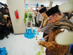 Kunjungi Buntet Pesantren Cirebon, Kapolri Silaturahmi ke Dewan Sepuh hingga Resmikan Pondok