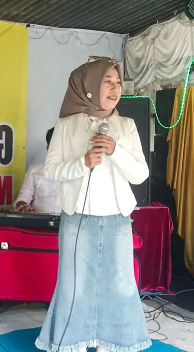 Ketua Komunitas Geboy Music Bunda Ning Ratu.