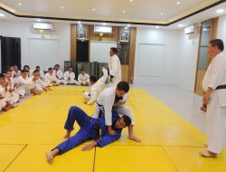Tingkatkan Kesiapsiagaan, Polres Pelabuhan Tanjung Priok Gelar Pelatihan Beladiri untuk Personel Muda