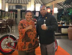 Eka Kristina Yeimo Apresiasi Pemkab Puncak Terkait Realisasi Program Beasiswa