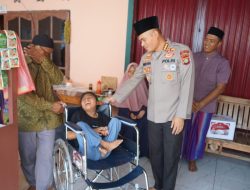 Dalam Rangka hari Bhayangkara ke- 79 , Kapolres Metro Bekasi Berikan Kursi Roda Bantu Habiba Lawan Keterbatasan