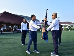 SEMANGAT JUANG MEMBARA, PANGLIMA KOLINLAMIL BERANGKATKAN KONTINGEN KOLINLAMIL MENUJU KASAL CUP WATER SPORT 2025