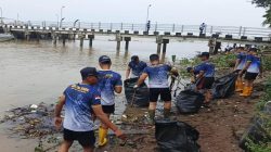 PRAJURIT KRI BANDA ACEH-593 GELAR AKSI BERSIH-BERSIH SUNGAI MUSI