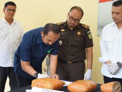 Gempur Narkoba! 27,46 Gram Sabu dan Puluhan Gram Ganja Dimusnahkan Polres Metro Bekasi