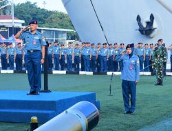 KADISPEN KOLINLAMIL PIMPIN UPACARA BENDERA: TEGASKAN KOMITMEN TNI AL BANGUN CITRA POSITIF DI ERA DIGITAL