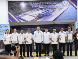 Serahkan 160 Sertipikat Tanah kepada Pemda dan Masyarakat Sulteng, Wamen Ossy Tekankan Bentuk Komitmen Negara Hadirkan Kepastian Hukum