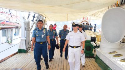 KAPAL LATIH AL CHILE CNS ESMERALDA OPEN SHIP DI KOLINLAMIL