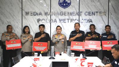 Bidhumas Polda Metro Jaya Gelar Anev Bulanan, Sejumlah Anggota Berprestasi Terima Penghargaan