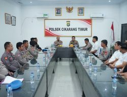 Kapolres Metro Bekasi Beri Arahan Tegas di Polsek Cikarang Timur : Tingkatkan Kinerja dan Pelayanan Publik