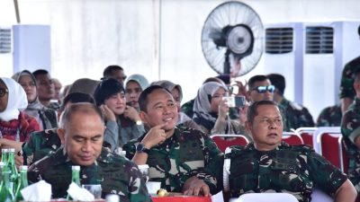 JELANG UPACARA AKBAR, PANGLIMA KOLINLAMIL HADIRI GLADI BERSIH UPACARA MILITER DI BATUJAJAR