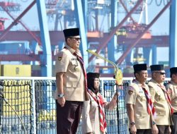 PERINGATI HARI PRAMUKA KE-64, KWARNAS GELAR TABUR BUNGA DI ATAS KRI DR. RADJIMAN WEDYODININGRAT