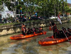 Lomba Dayung HUT Polwan Warnai Perayaan Kemerdekaan RI di Polrestro Bekasi Kota