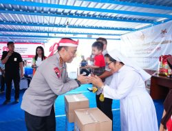 Wakapolri Beri Perhatian Khusus Kepada Biarawati Dan Lansia Di Bakti Sosial Polsek Genuk