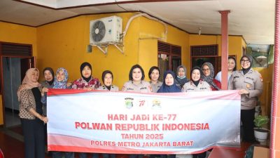 Polwan Polres Metro Jakarta Barat Anjangsana ke Purnawirawan, Wujud Kepedulian di HUT ke-77 Polwan