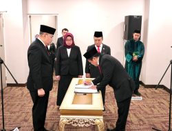 Lantik Pejabat Fungsional, Wamen Ossy Harapkan Peran Dosen Lektor dalam Transformasi STPN