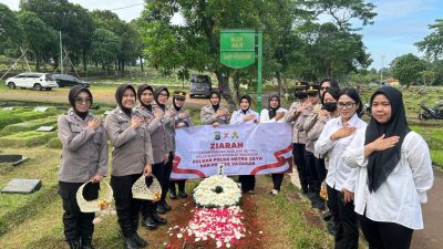 Polwan Polda Metro Jaya dan Polres Jaksel Ziarah ke Makam Brigjen Pol Jeanne Mandagi, Peringati Hari Jadi ke-77 Polwan RI