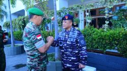 KRI DR. SOEHARSO-990 DAN KRI TELUK CALANG-524 ANGKUT PASUKAN RAIDER 631/ANTANG KE PERBATASAN RI–PNG