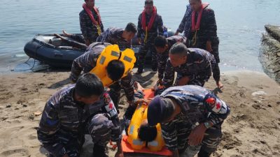 TINGKATKAN KESIAPSIAGAAN HADAPI BENCANA, SATLINLAMIL 3 GELAR LATIHAN SAR LAUT