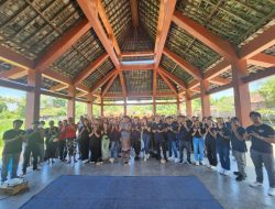 FISIP Unwar Gelar Pengabdian Masyarakat di Desa Lebih: Aksi Bersih Pantai hingga Edukasi Lingkungan