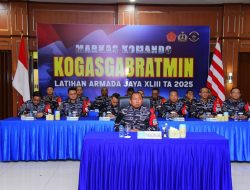 PANGLIMA KOLINLAMIL IKUTI PENUTUPAN LATIHAN PUNCAK ARMADA JAYA XLIII TAHUN 2025