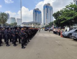 Brimob Polda Metro Jaya Amankan Aksi Bela Palestina di Sekitar Kedubes AS