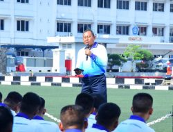 Panglima Kolinlamil Berikan Jam Komandan, Tegaskan Loyalitas Dan Moralitas Prajurit