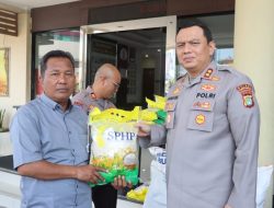 Bakti Sosial Polres Priok berikan bantuan kepada Buruh Tenaga Kerja Bongkar Muat Pelabuhan