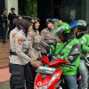Polda Metro Jaya Gelar Jum’at Peduli, Ajak Komunitas Ojek Online Jaga Jakarta