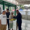 Satbrimob Polda Metro Jaya Tebar Kepedulian Lewat “Jumat Peduli” di Masjid Jami’ Al-Makmur Cikini