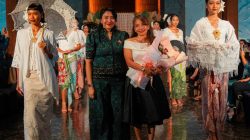 Peringati Hari Batik Nasional 2025, Sarinah dan InJourney Hospitality Berkolaborasi “Srikandi By The Sea”*