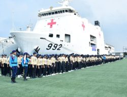 DARI DERMAGA KOLINLAMIL, PELAJAR SMP HANG TUAH IKUTI PELAYARAN PEMBINAAN KARAKTER BANGSA KE-VII