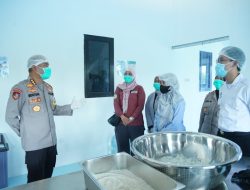 Kapolres Metro Bekasi Cek Kesiapan Operasional Dapur SPPG Cibatu, Pastikan Standar Kesehatan dan Keamanan Pangan