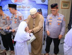 Wujud Peduli Sesama, Humas Polri Berikan Tali Asih Kepada 100 Anak Yatim pada Khatanan HUT Ke-74