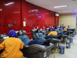 SAMBUT HUT KE-63, KOWAL SATLINLAMIL 2 LAKSANAKAN DONOR DARAH DI PMI SURABAYA