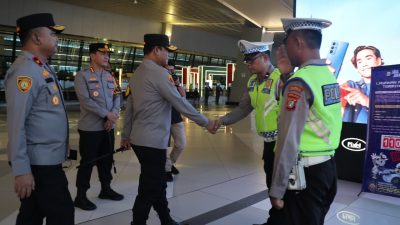 Kapolda Metro Jaya Cek Kesiapan Pengamanan Nataru di Bandara Soekarno-Hatta, Layanan Antar-Terminal Disiagakan