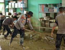Bhakti Pendidikan Polri, Polres Langsa Bersihkan Sekolah Pascabanjir di Aceh Tamiang