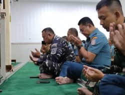 PANGKOLINLAMIL DAN SEGENAP PRAJURIT KOLINLAMIL LAKSANAKAN DOA BERSAMA UNTUK MENYAMBUT TAHUN YANG BARU