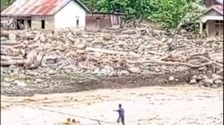 Respons Cepat Prajurit TNI AD Selamatkan Warga Terseret Arus Sungai di Ketol