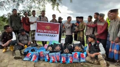 Kapolres Aceh Tengah Terobos Medan Ekstrem, Kembali Salurkan Bantuan ke Kampung Terisolir di Kecamatan Bintang