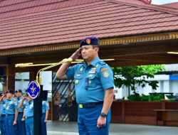 KOLINLAMIL GELAR UPACARA BENDERA 17-AN, TEGUHKAN PROFESIONALISME DAN KESIAPSIAGAAN PRAJURIT