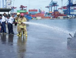 SATLINLAMIL 1 LAKSANAKAN LATIHAN PMK TRIWULAN I DI DERMAGA MAKO KOLINLAMIL