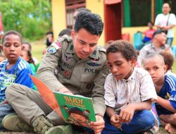 Personel Ops Damai Cartenz 2026 Hadirkan Keceriaan Lewat Belajar dan Bermain Bersama Anak Taman Baca Koya Tengah