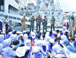 EDUKASI KEMARITIMAN: KOLINLAMIL TERIMA KUNJUNGAN PELAJAR, TUMBUHKAN MINAT GENERASI MUDA TERHADAP TNI AL