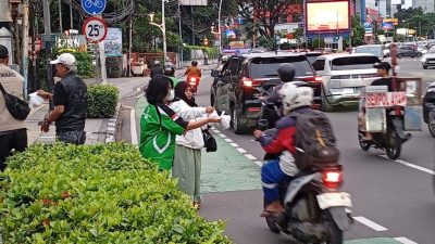 Semangat Ramadan, PEWARIS Perkuat Kepedulian Sosial Lewat Aksi Berbagi Takjil