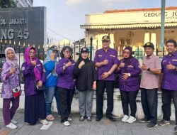 DHD 45 Bagikan 200 Paket Takjil untuk Pengguna Jalan