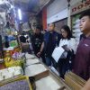 Satgas Saber Polda Metro Jaya Cek Harga dan Ketersediaan Bapokting di Pasar Jakarta Barat Jelang Idul Fitri