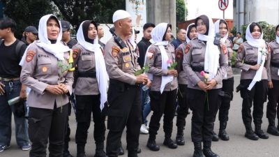 Sejukkan Ramadhan, Polda Metro Jaya Kedepankan Pendekatan Humanis Dan Tim Sholawat Dalam Pelayanan Penyampaian Aspirasi Mahasiswa